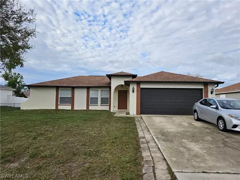 9123 Cypress Dr N, Fort Myers, FL 33967