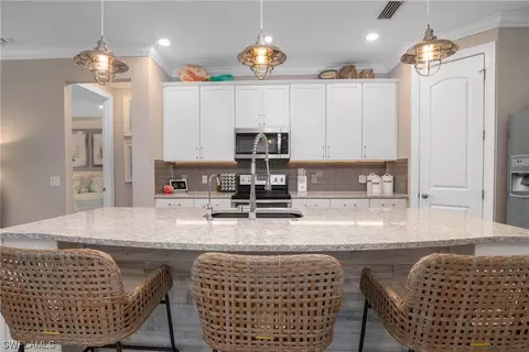 Kitchen - 19867 Bittersweet Ln, Estero, FL 33928 photo 2 of 7