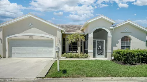 11142 Lakeland Cir, Fort Myers, FL 33913