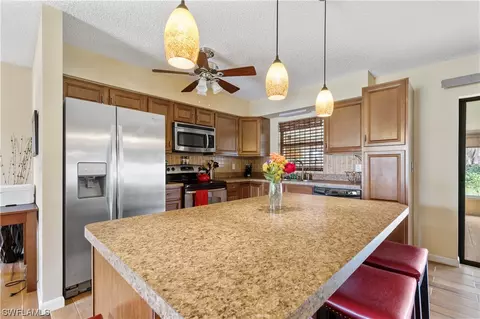 2021 SE 8th Ave, Cape Coral, FL 33990