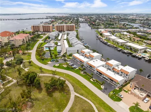 4218 SE 20th Pl #E1, Cape Coral, FL 33904