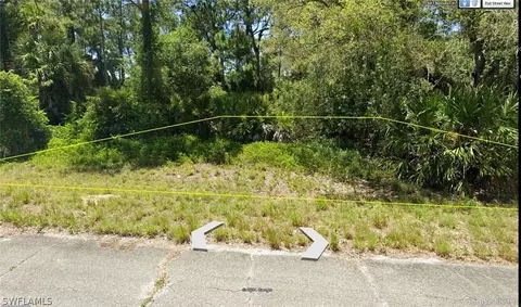 602 Nassau Cir, Labelle, FL 33935