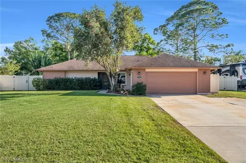 7463 Dana Lin Cir, North Fort Myers, FL 33917