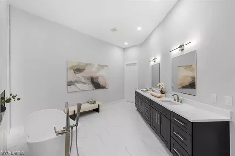 Bath - 7834 Classics Dr, Naples, FL 34113 photo 3 of 6