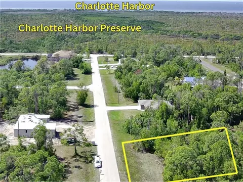 3903 NW 45th Ter, Cape Coral, FL 33993