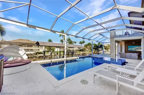 5610 De Soto Ct, Cape Coral, FL 33904