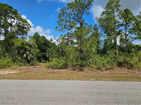 4403 E 8th St, Lehigh Acres, FL 33972