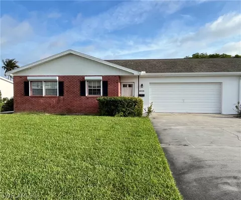 1355 Myerlee Country Club Blvd, Fort Myers, FL 33919
