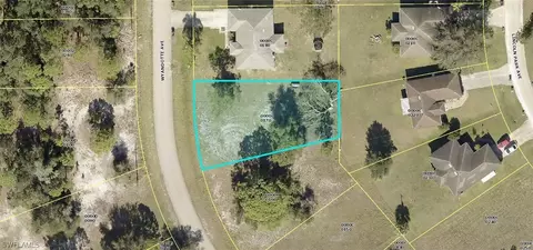 2147 Wyandotte Ave, Alva, FL 33920