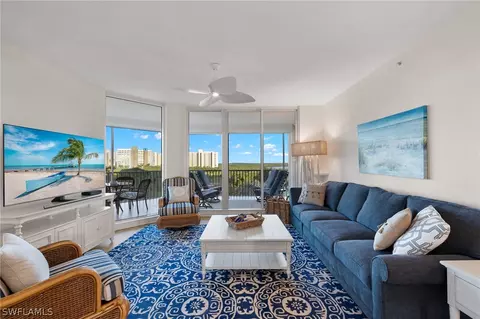 325 Dunes Blvd #402, Naples, FL 34110