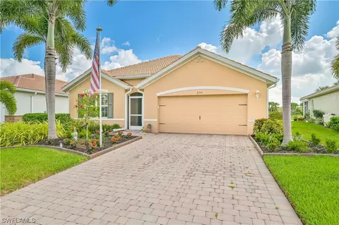 2951 Apple Blossom Dr, Alva, FL 33920