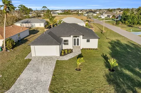 479 NE 4th Ave, Cape Coral, FL 33909