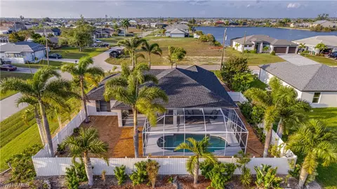302 NE 17th St, Cape Coral, FL 33909
