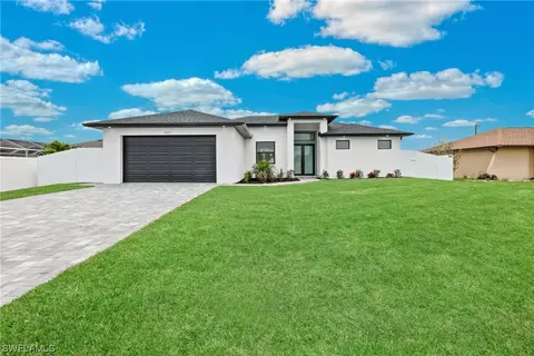 207 SE 2nd Ave, Cape Coral, FL 33990