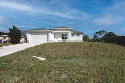 6020 Thrush Ave, Fort Myers, FL 33905
