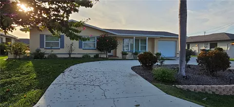4912 SW 9th Pl, Cape Coral, FL 33914