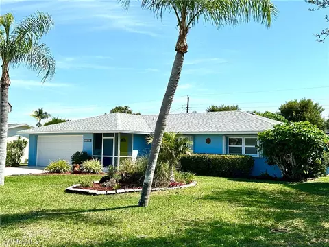 27605 Tierra Del Sol Ln, Bonita Springs, FL 34135