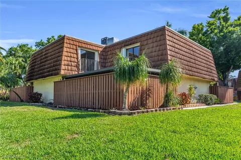 5202 Cedarbend Dr #4, Fort Myers, FL 33919