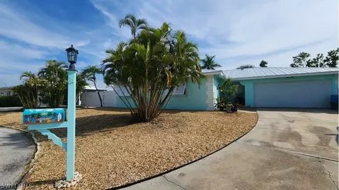 11 Clearview Blvd, Fort Myers Beach, FL 33931