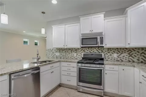 10653 Jackson Square Dr, Estero, FL 33928 photo 6