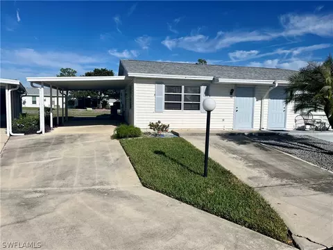 18 Pinewood Blvd, Lehigh Acres, FL 33936