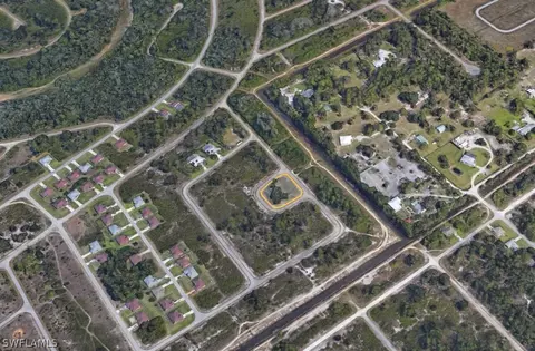 660 Whitmore Loop, Lehigh Acres, FL 33972 photo 3