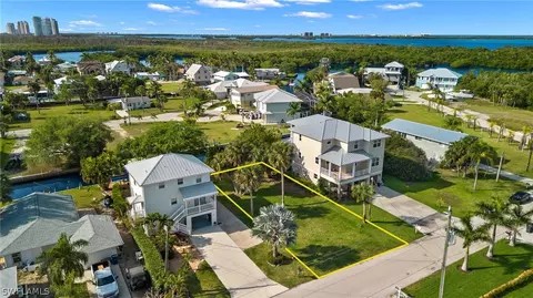 4737 Spring Creek Dr, Bonita Springs, FL 34134