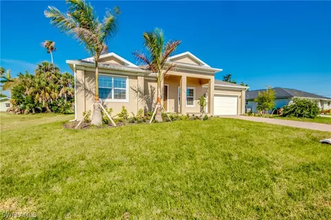 4226 SW Santa Barbara Pl, Cape Coral, FL 33914