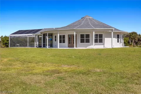 20301 Langford Rd, Alva, FL 33920