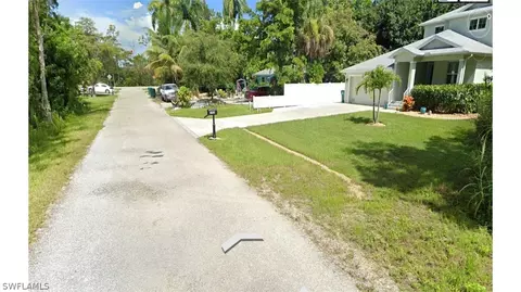 Pine Tree Drive, Naples, FL 34112 photo 4