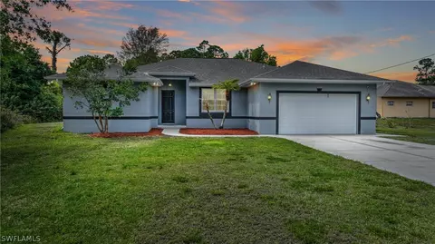 921 Palmetto Ave, Lehigh Acres, FL 33972