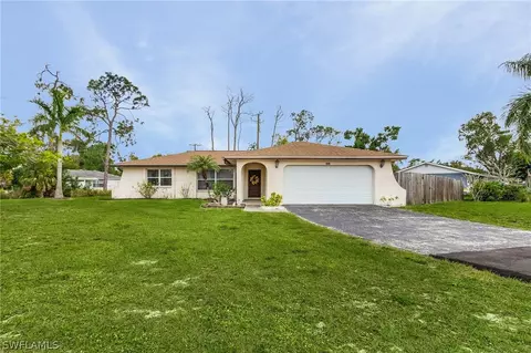 2402 Crystal Dr, Fort Myers, FL 33907