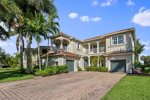1720 Birdie Dr, Naples, FL 34120