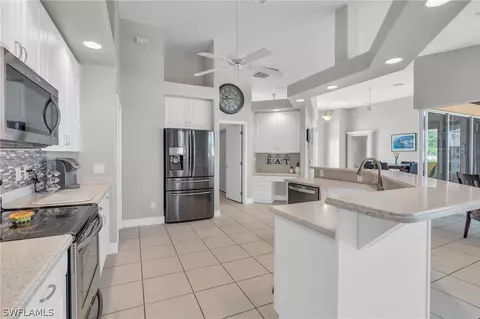 901 NE 17th St, Cape Coral, FL 33909