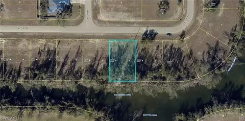 2220 NE 39th Ter, Cape Coral, FL 33909