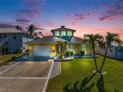 3278 York Rd, Saint James City, FL 33956