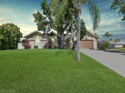927 SE 29th St, Cape Coral, FL 33904