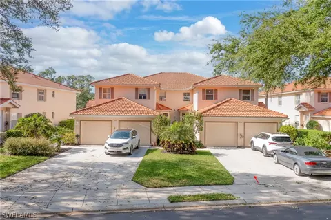 240 Robin Hood Cir #102, Naples, FL 34104