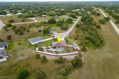 1073 E Bass Ct, Labelle, FL 33935 photo 4