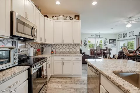 1073 E Bass Ct, Labelle, FL 33935 photo 16