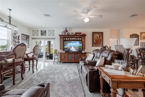 1073 E Bass Ct, Labelle, FL 33935 photo 9