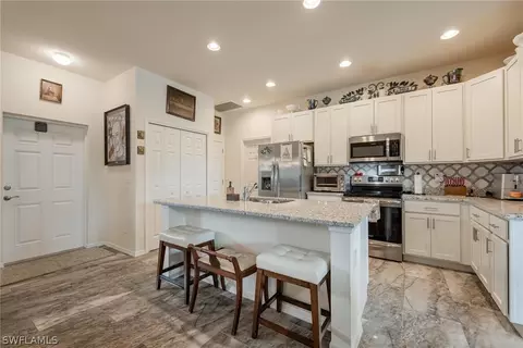 1073 E Bass Ct, Labelle, FL 33935 photo 14