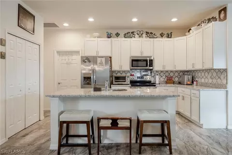 1073 E Bass Ct, Labelle, FL 33935 photo 12