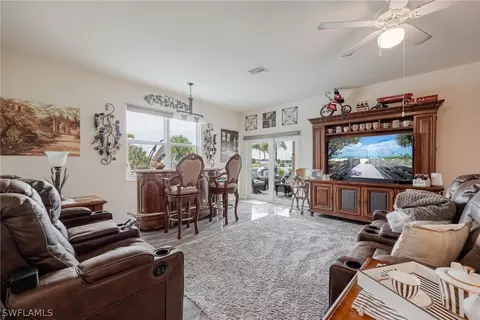 1073 E Bass Ct, Labelle, FL 33935 photo 5
