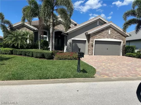 9321 Granite Ct, Naples, FL 34120