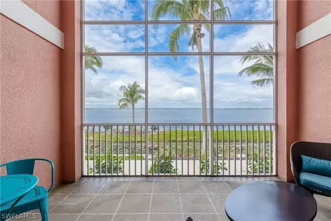 2745 1st St #107, Fort Myers, FL 33916