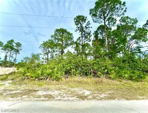 1117 Augusta St E, Lehigh Acres, FL 33974