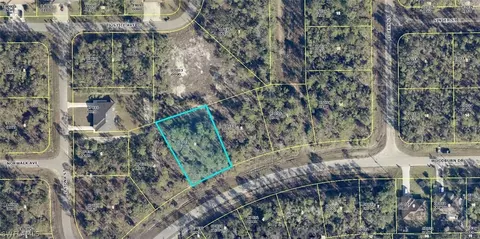 270-272 Woodburn Dr, Lehigh Acres, FL 33972
