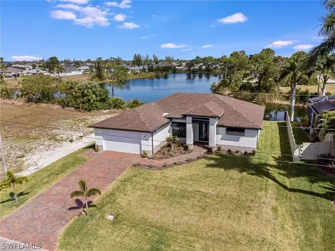 1821 NE 33rd Ter, Cape Coral, FL 33909