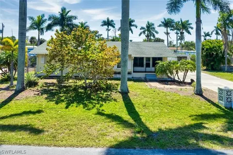 12061 Palm Dr, Fort Myers, FL 33908
